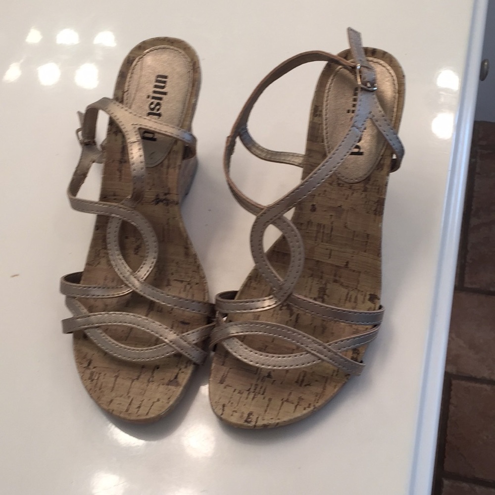 Unlisted Wedges size 8